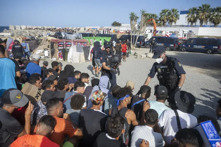 Sindicatos de policía sobre las agresiones en Ceuta: "No hay que hablar de inseguridad subjetiva"