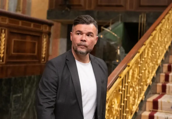 Colau anima a Rufián a unirse al Frente Amplio y le pide liderar la unión de izquierdas