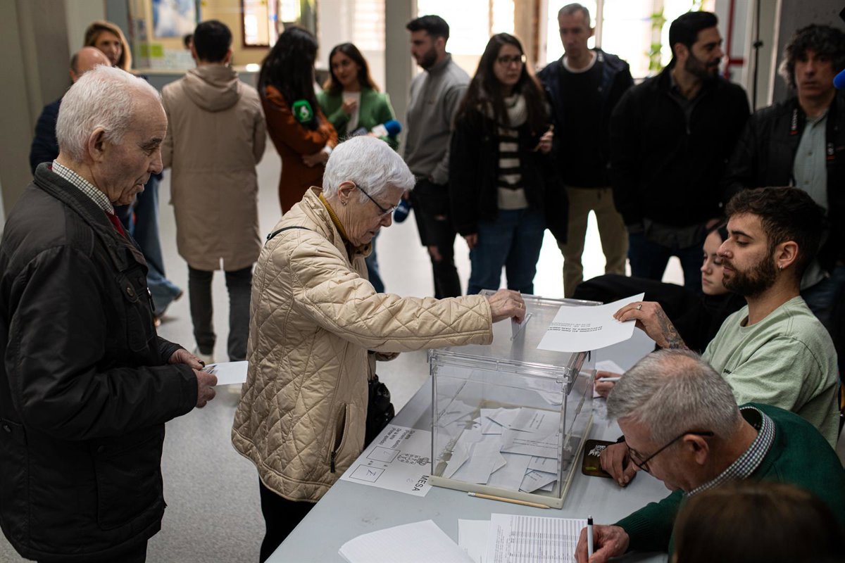 Feijóo asegura que el aumento de pensiones según el IPC es innegociable y cierra el debate