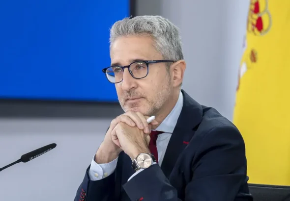 El gobierno califica de "papel mojado" el contrato de Feijóo por impugnar los impuestos y las