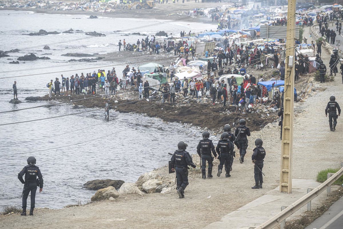 La jueza que investiga la entrada de migrantes a Ceuta solicita al Gobierno más documentos del CNI